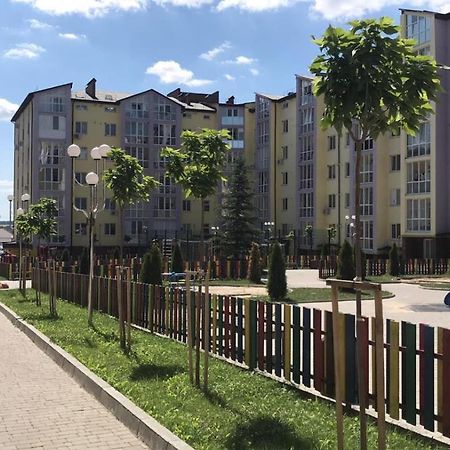 Новые Апартаменты В Жк Барский Yakushintsy Εξωτερικό φωτογραφία